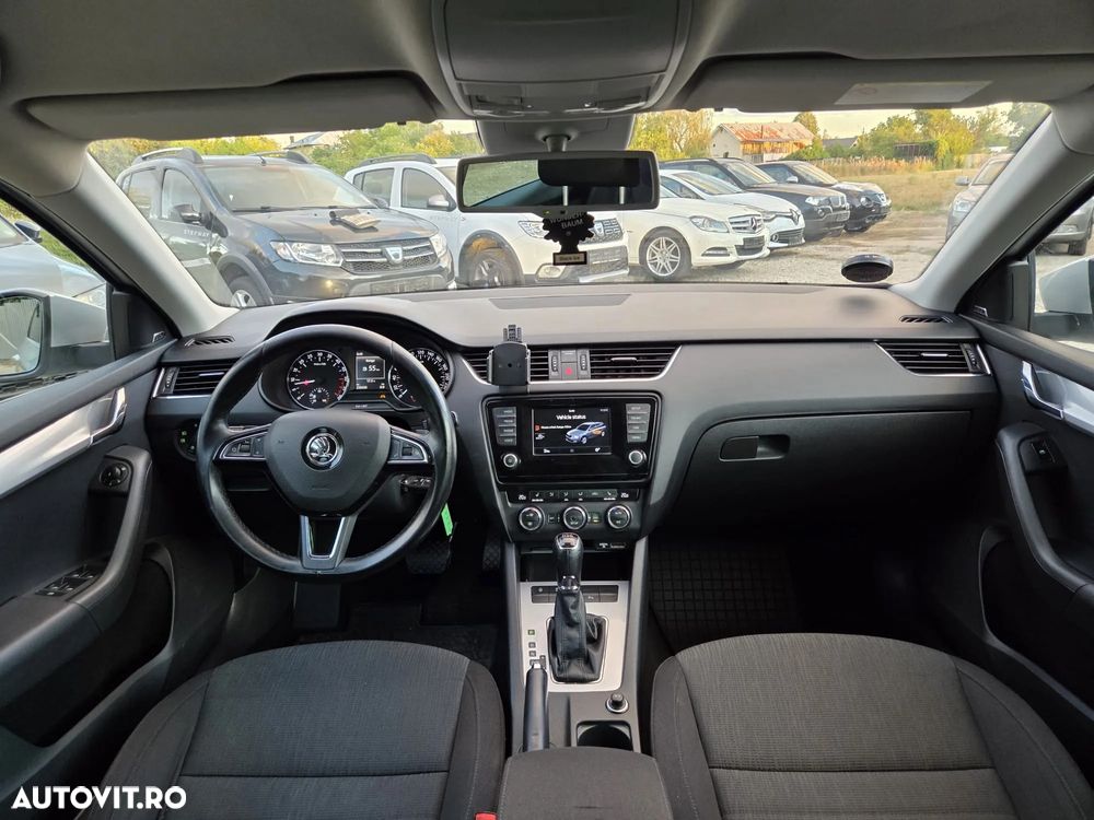 Skoda Octavia 2.0 TDI (Green tec) DSG Joy - 6