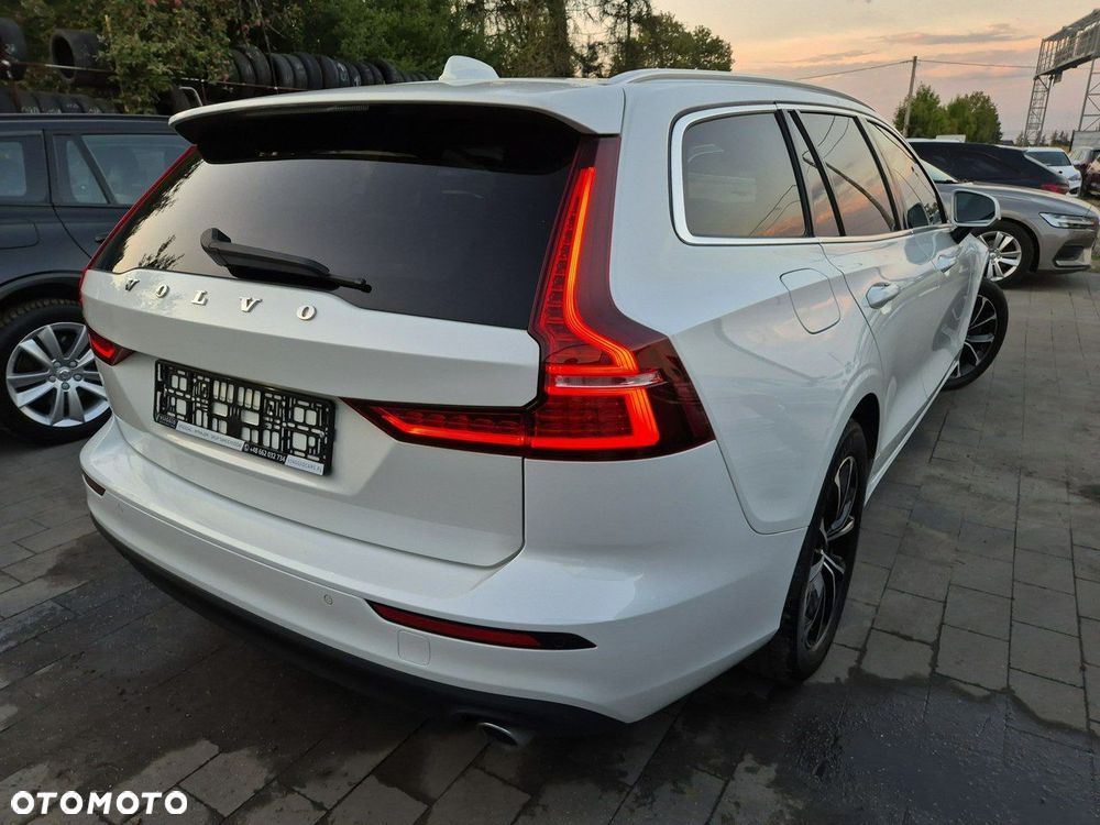 Volvo V60 B3 B Geartronic Momentum Pro - 4