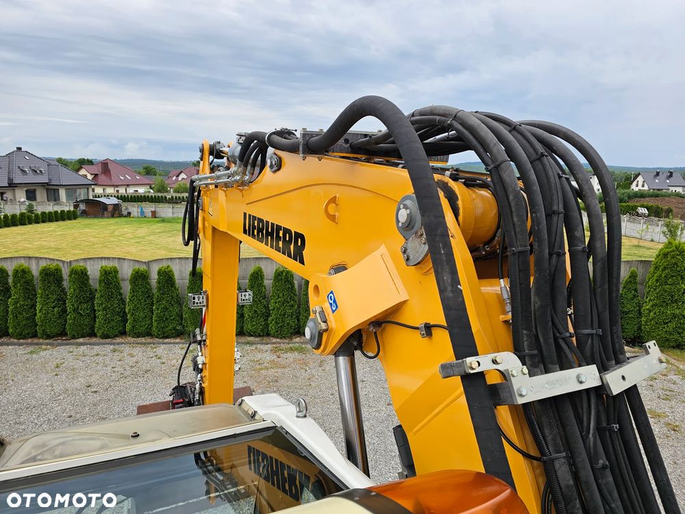 Liebherr A 916 - 24