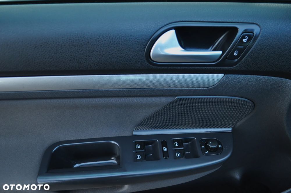 Volkswagen Golf 1.4 TSI Comfortline - 29