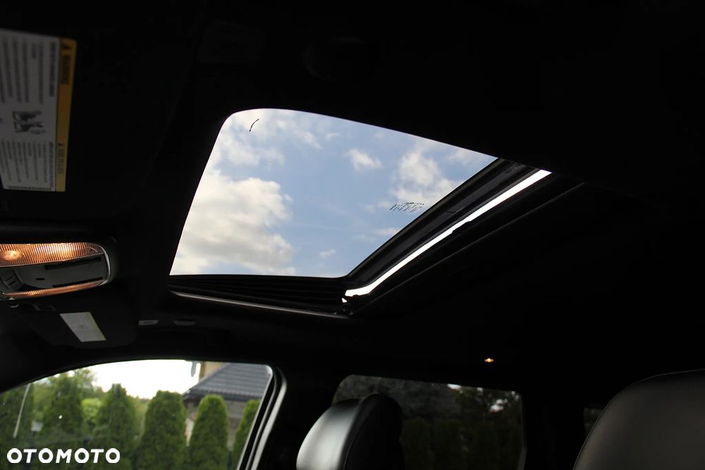 Jeep Grand Cherokee - 23