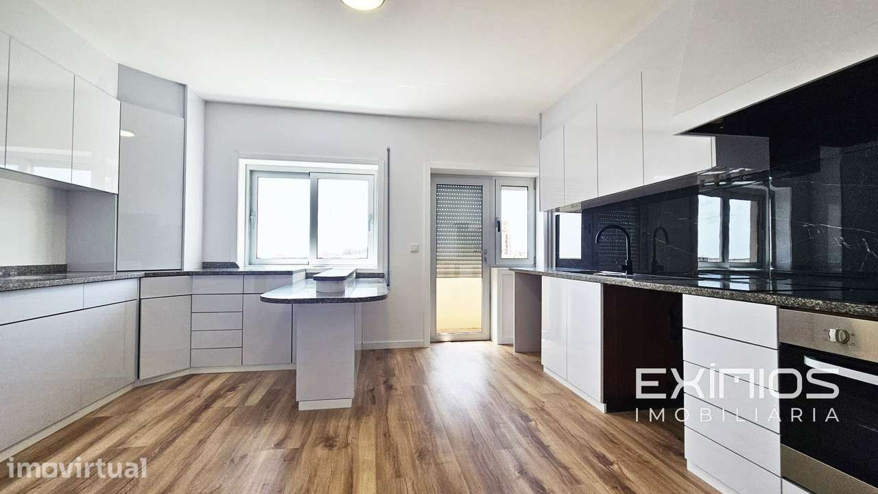 Apartamento T3 remodelado, no Centro da Póvoa de Varzim - Grande imagem: 2/15