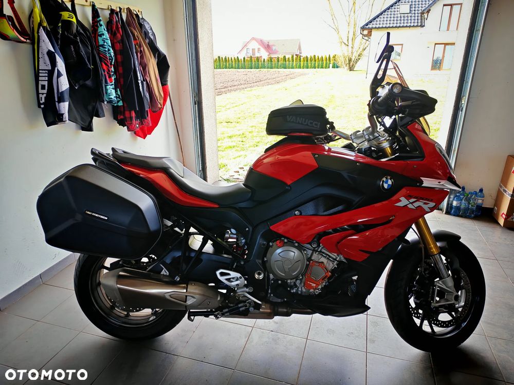 BMW XR - 1