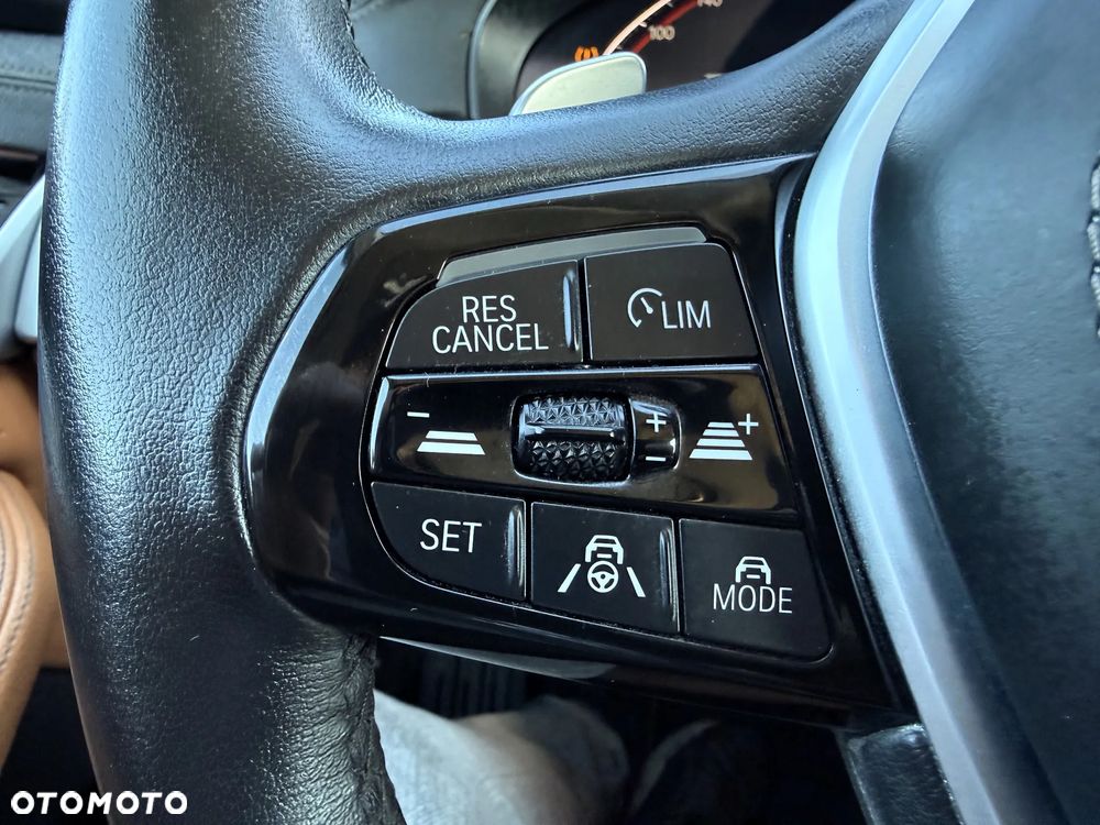 BMW Seria 5 530d xDrive Luxury Line - 17