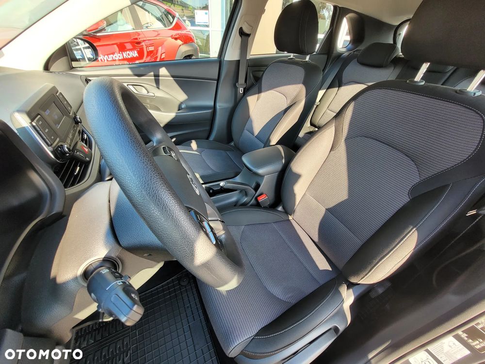 Hyundai i30 1.5 DPI Classic + - 14