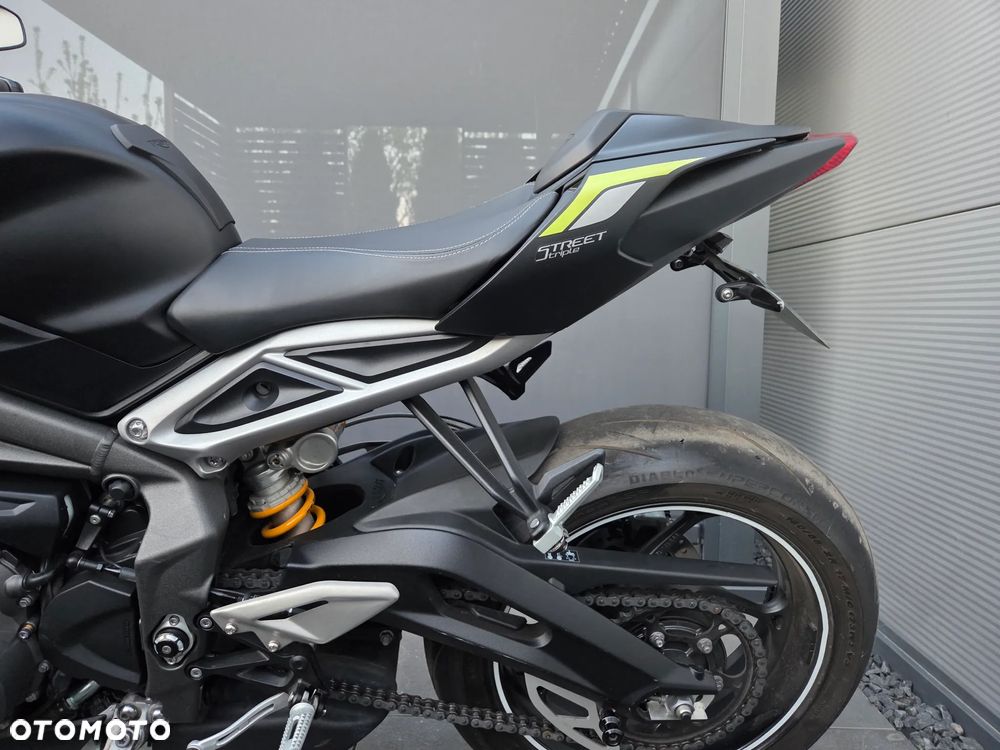 Triumph Street Triple - 8