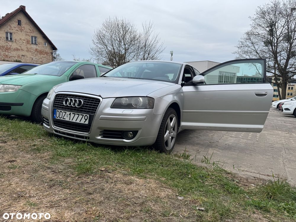 Audi A3 3-drzwiowe 1.6 FSI Ambiente - 4