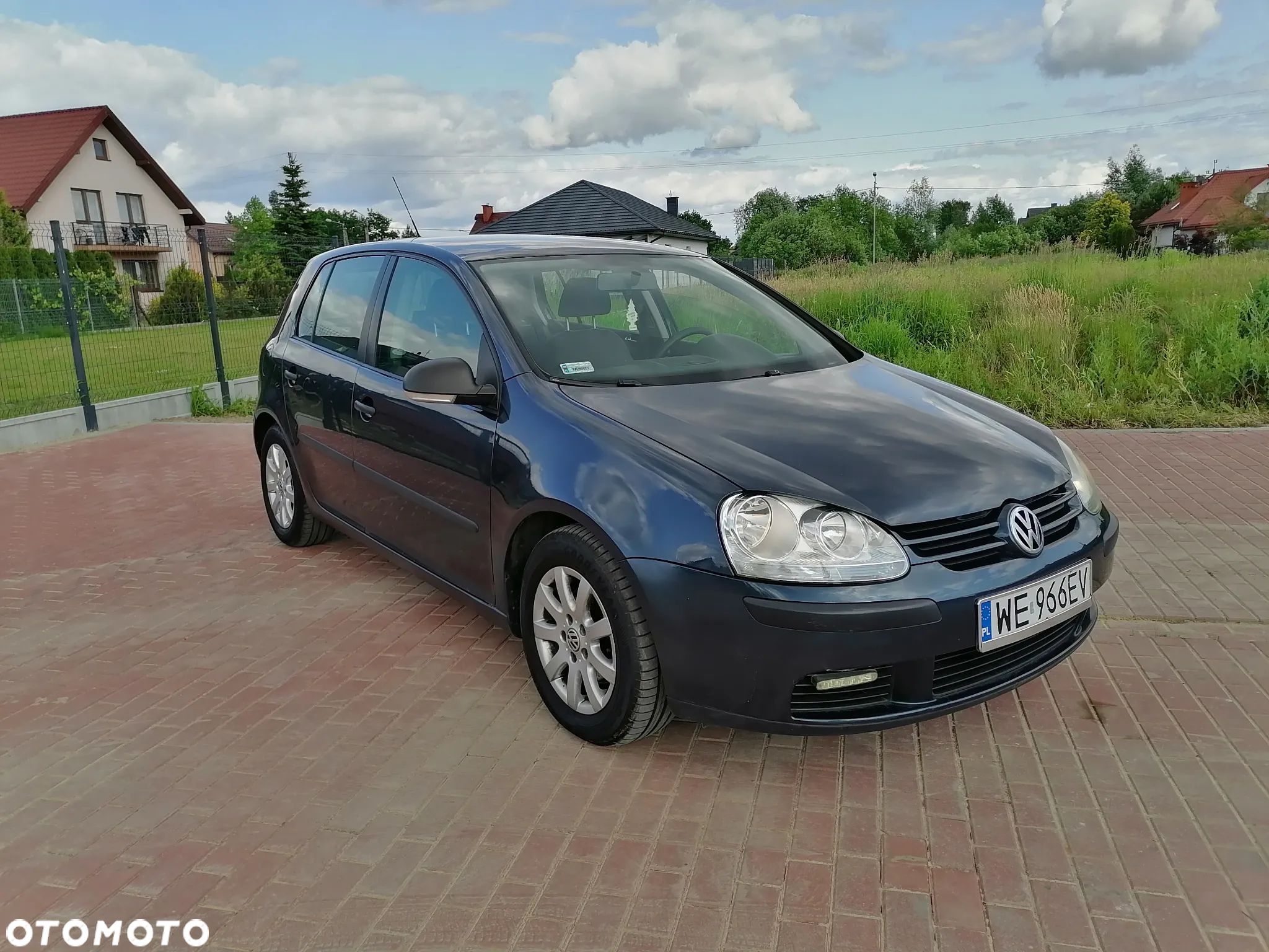 Volkswagen Golf V 1.9 TDI Comfortline - 1
