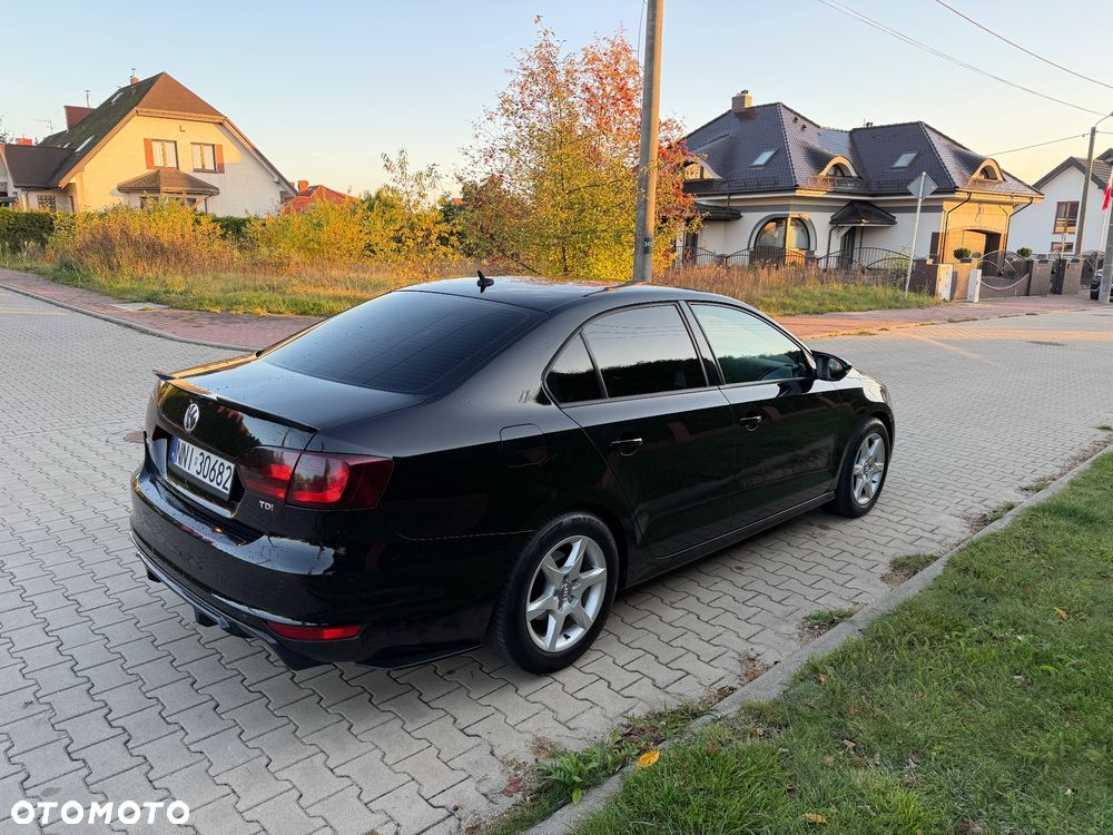 Volkswagen Jetta 2012 photo 3