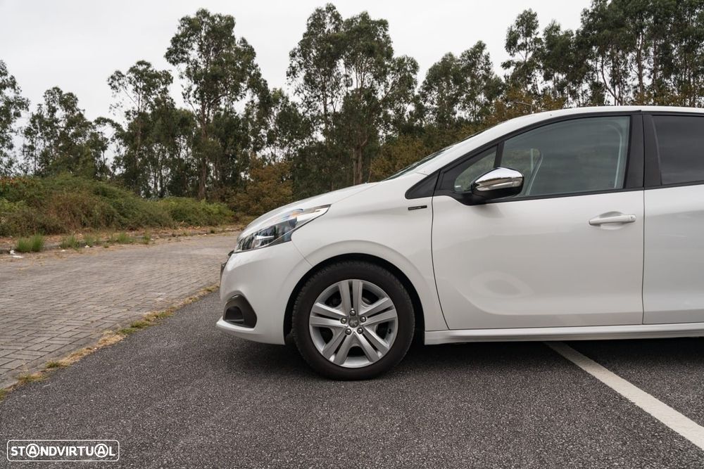 Peugeot 208 1.2 PureTech Signature - 11