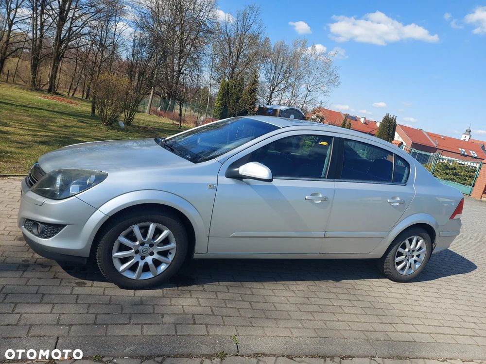 Opel Astra 1.3 CDTI Cosmo - 1