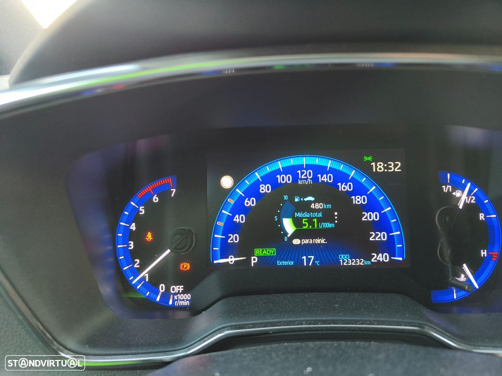 Toyota Corolla Touring Sports 1.8 Hybrid Comfort+P.Sport - 4