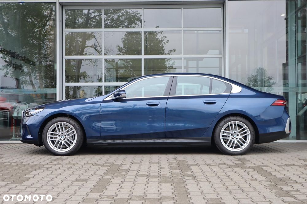 BMW i5 - 2