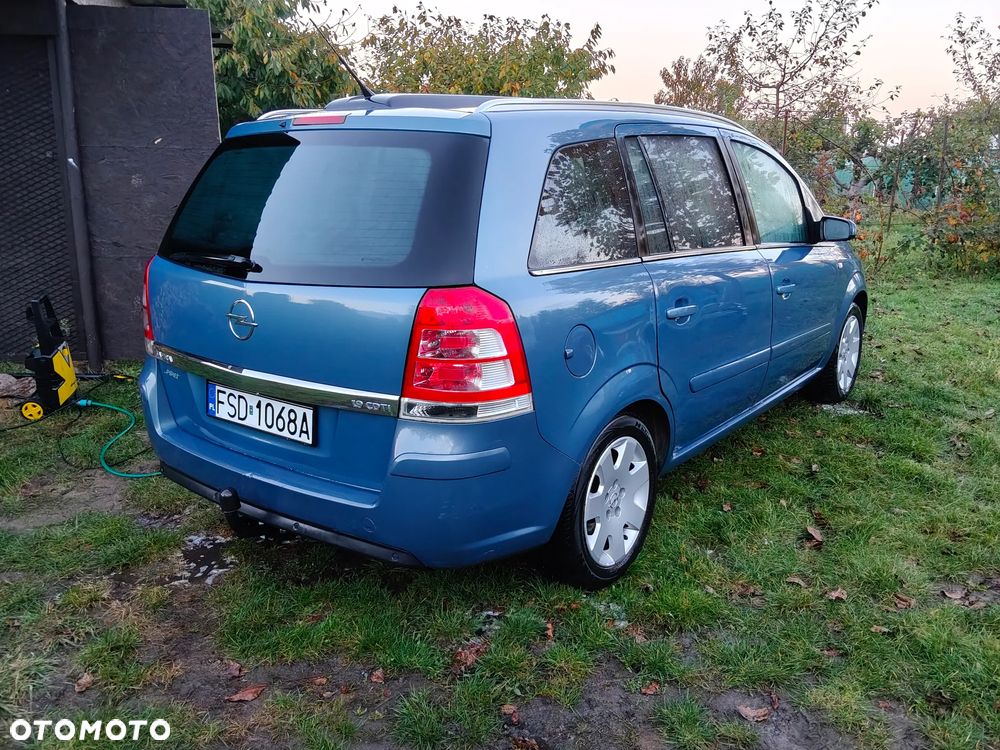Opel Zafira 1.9 CDTI Cosmo - 3