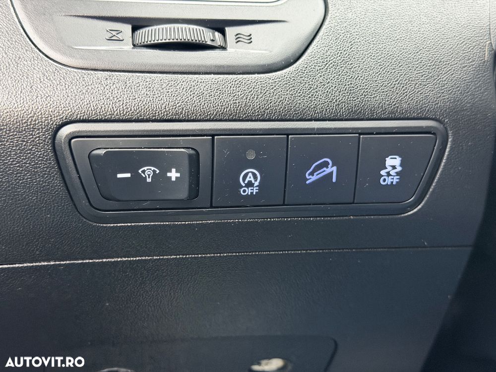 Hyundai ix35 1.7 CRDI 2WD blue Finale Silver - 20