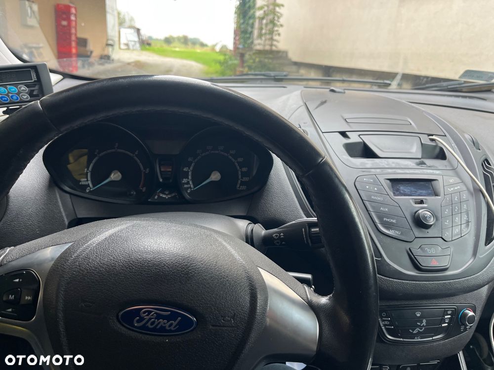 Ford Transit Courier - 7