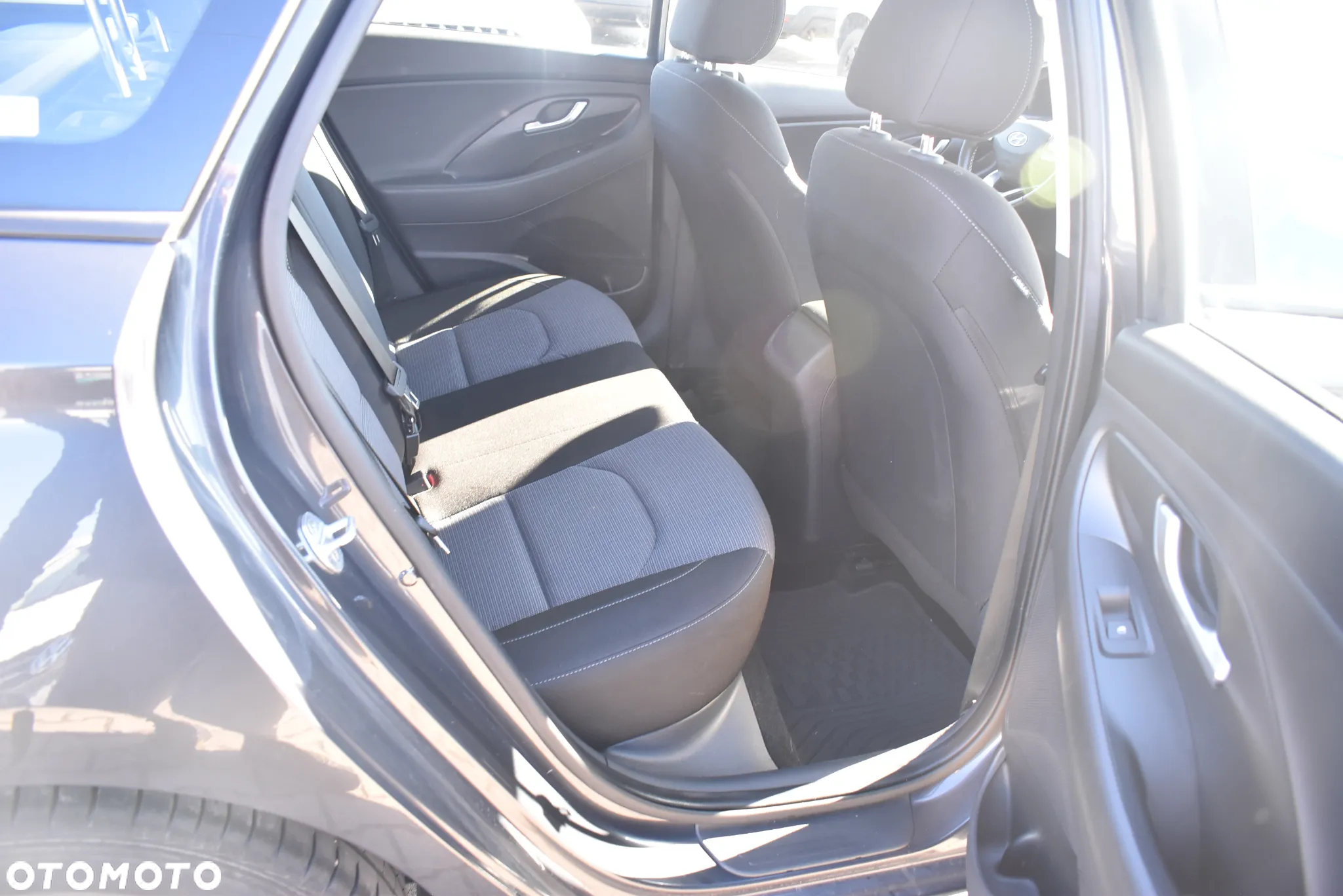 Hyundai i30 1.6 D Classic + DCT - 15