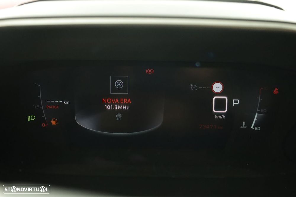 Peugeot 2008 1.2 PureTech GT EAT8 - 14