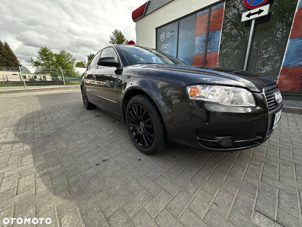 Audi A4 Limousine - 14