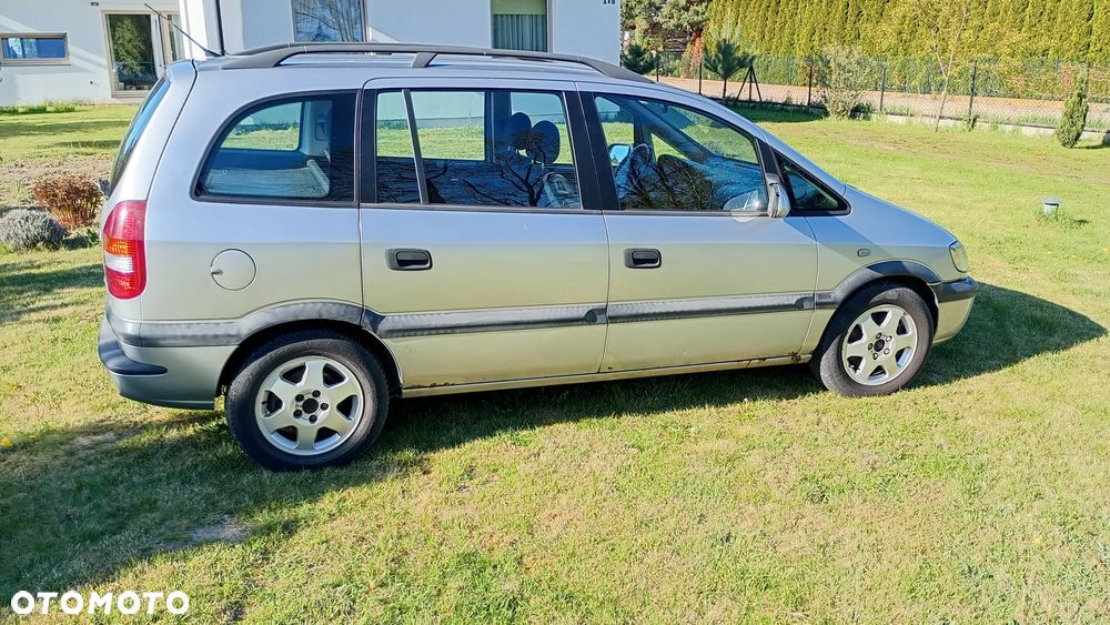 Opel Zafira 1.8 16V Comfort - 4