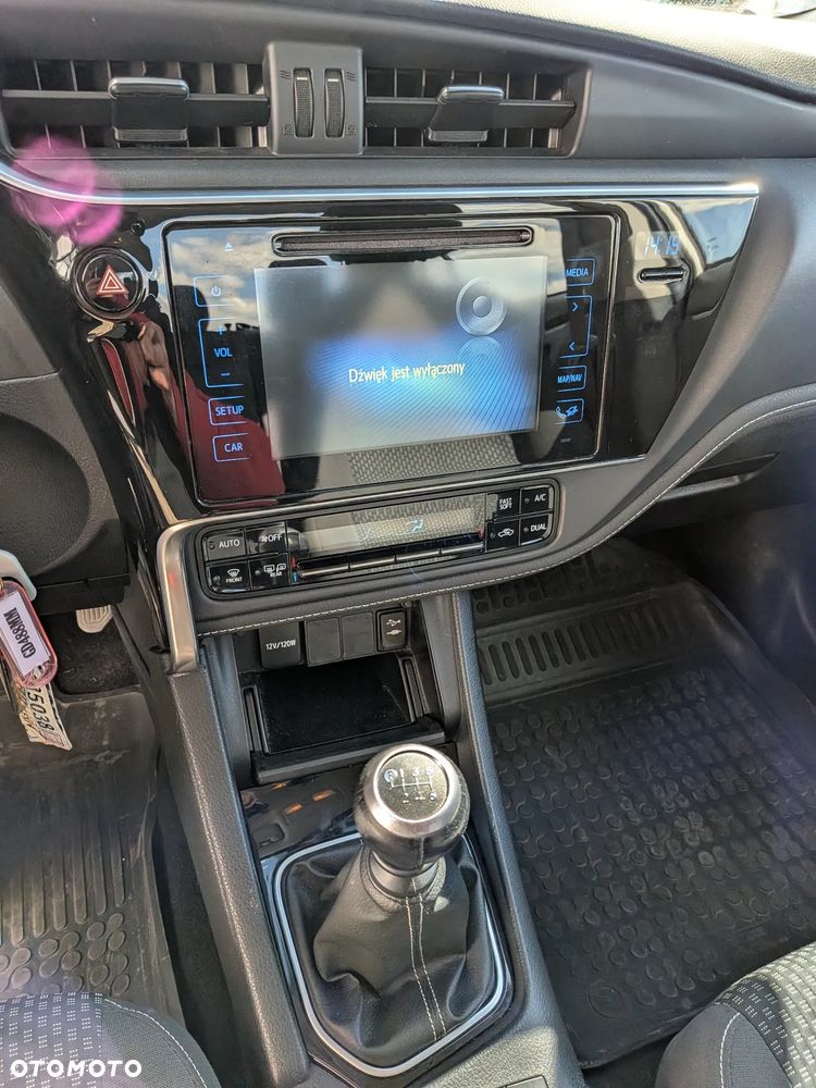 Toyota Corolla 1.6 Comfort - 16