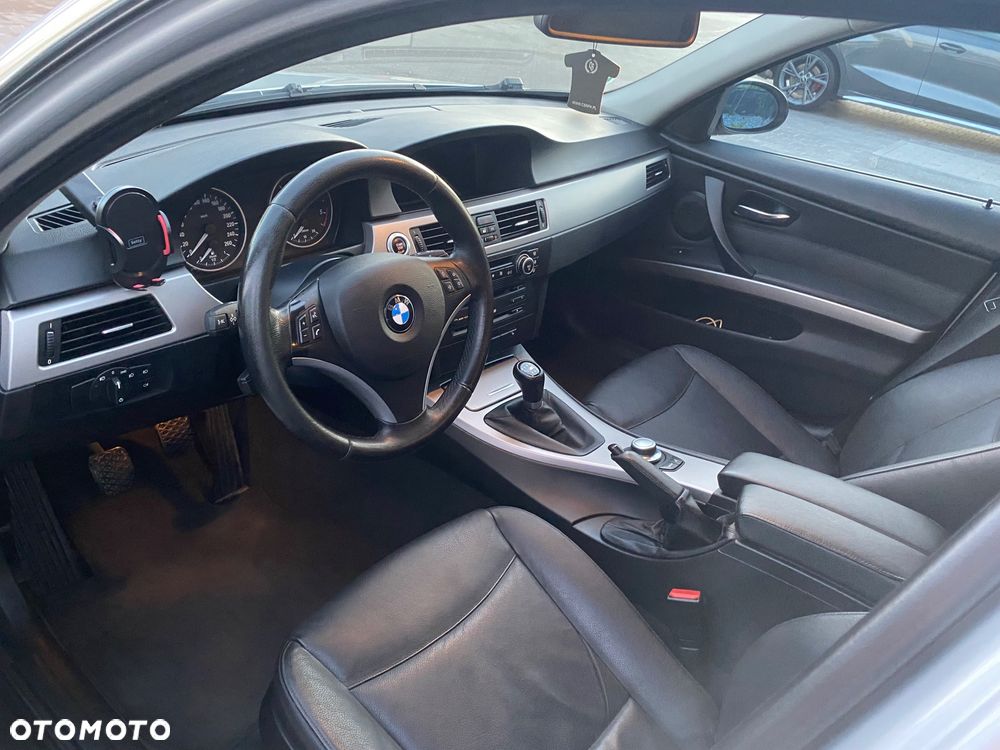 BMW Seria 3 325d DPF - 20