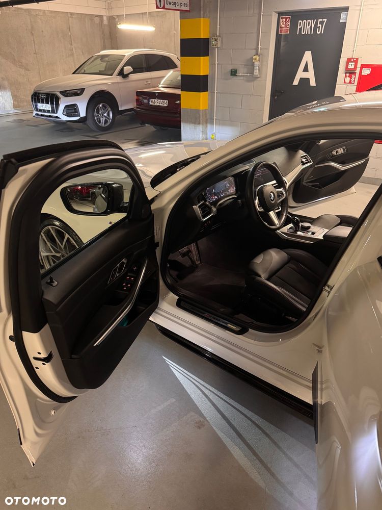 BMW Seria 3 330i - 4