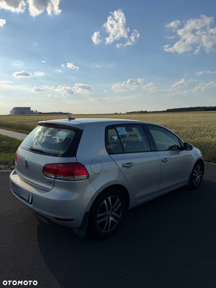 Volkswagen Golf 1.6 TDI Highline - 5