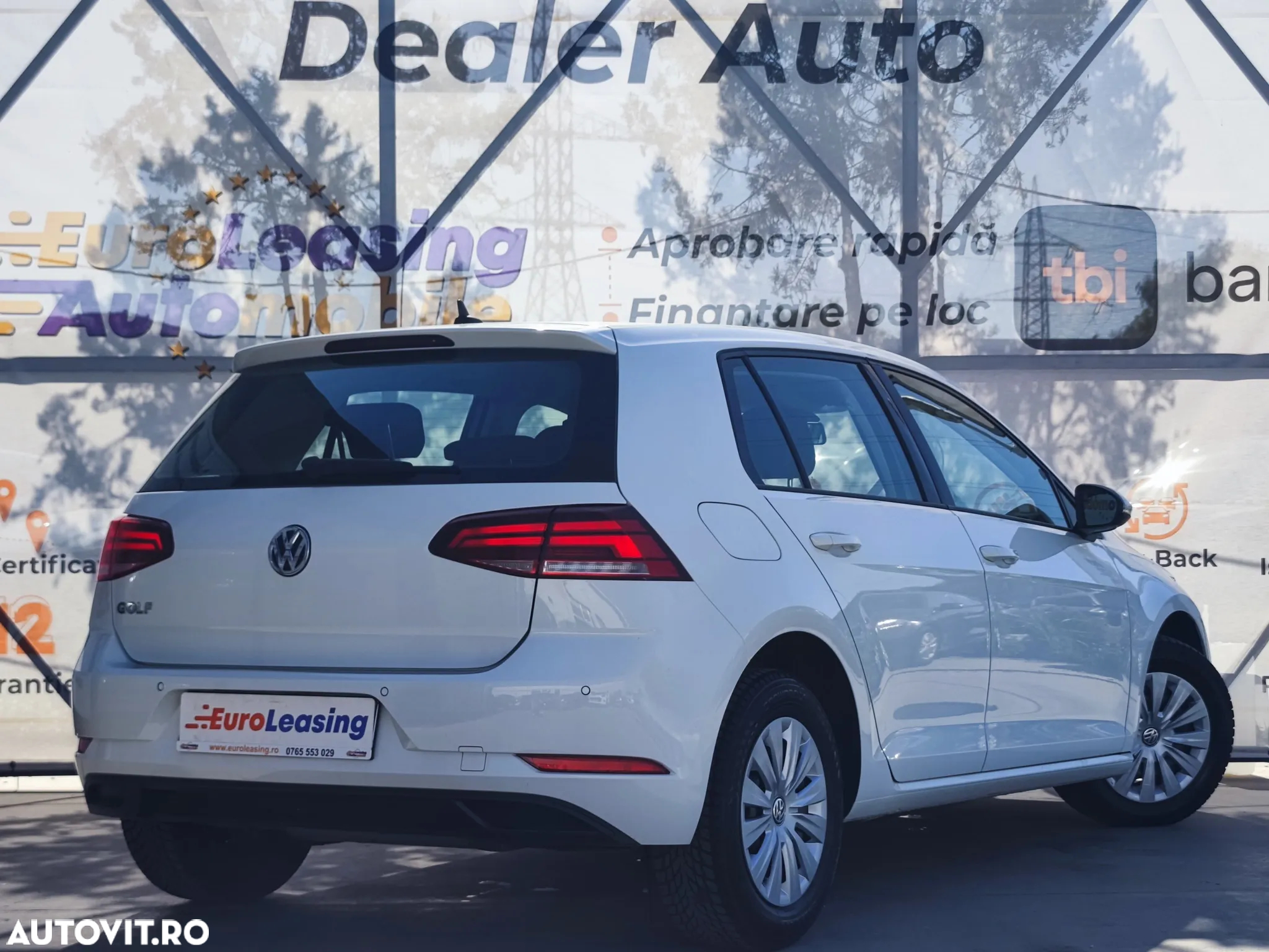 Volkswagen Golf 1.6 TDI Comfortline - 6