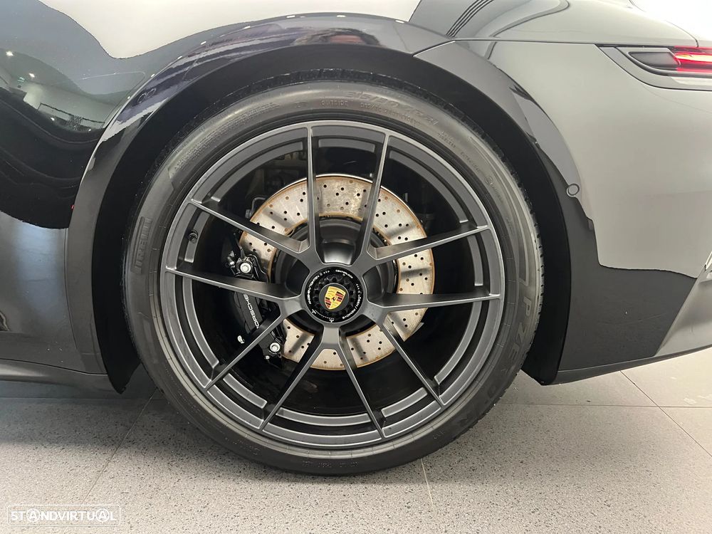 Porsche 911 (992) Carrera GTS - 17