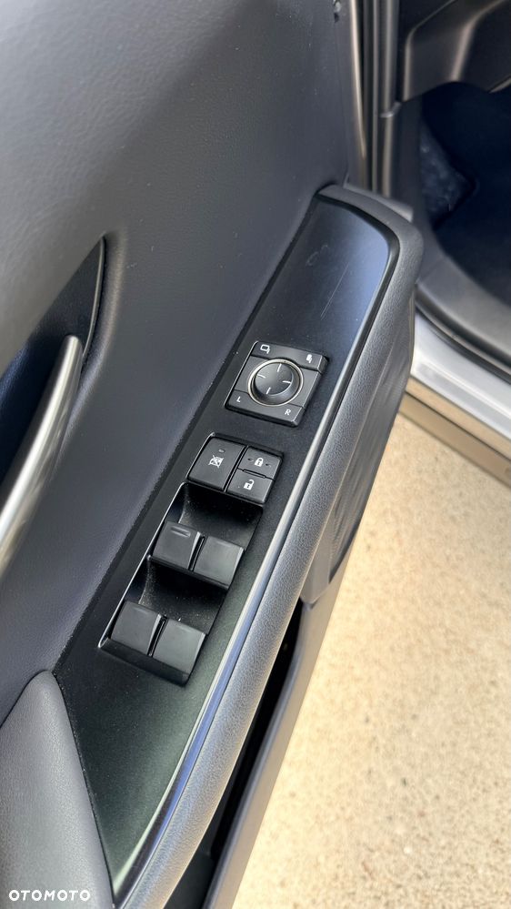 Lexus UX - 12