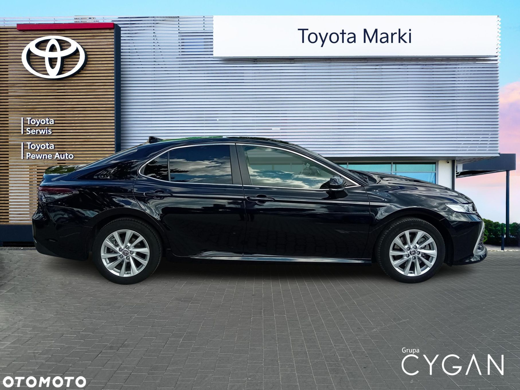 Toyota Camry - 6
