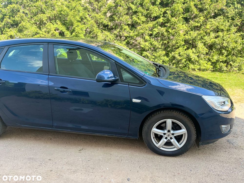 Opel Astra 1.6 Design Edition - 4