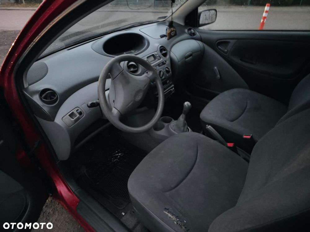 Toyota Yaris 1.0 Base - 8