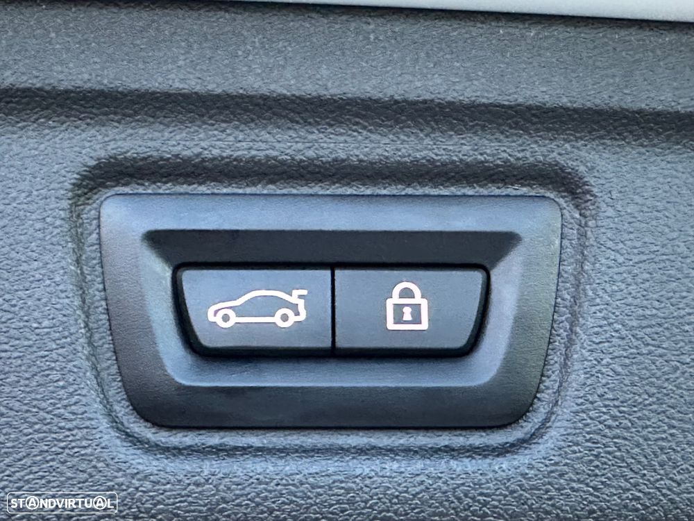 BMW 320 e Touring Line Sport Auto - 34