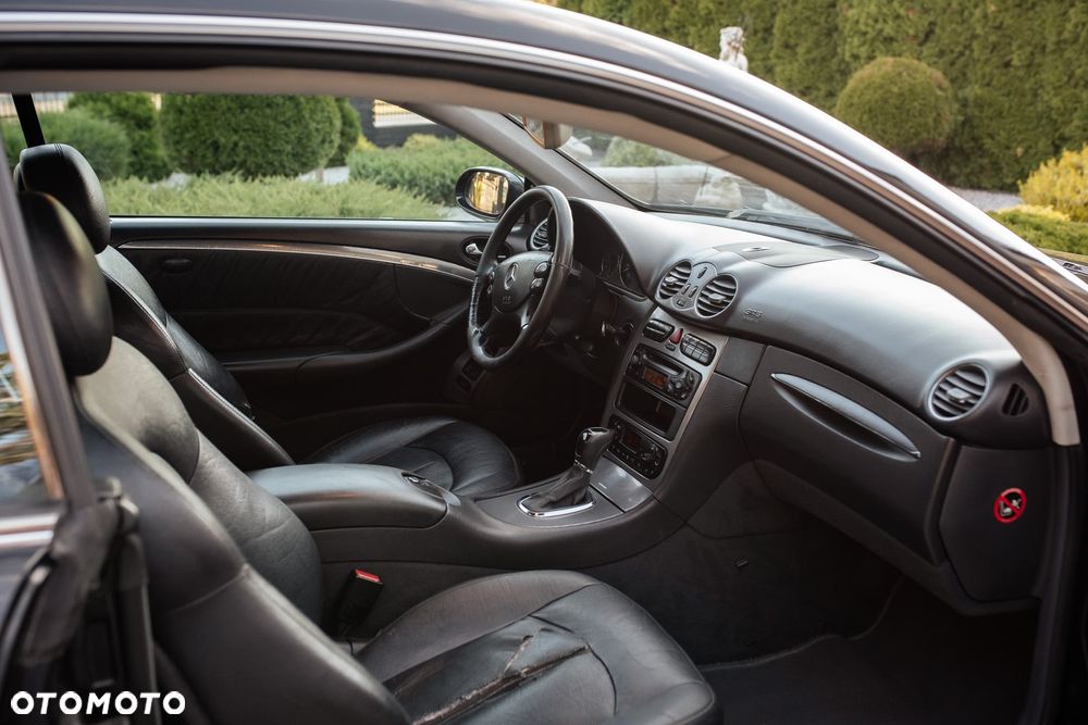 Mercedes-Benz CLK - 12