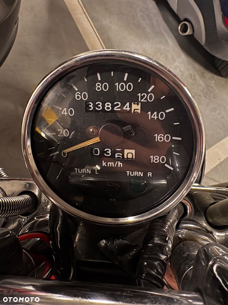 Suzuki Intruder - 10