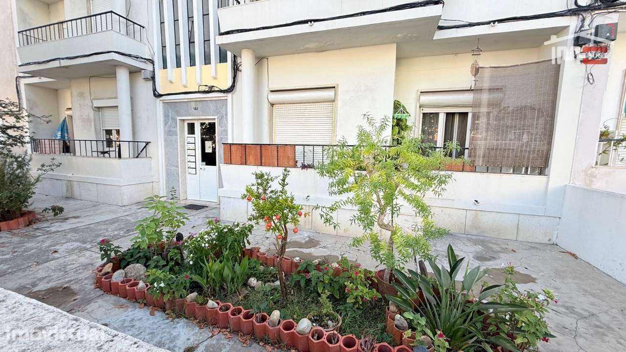 Apartamento T2 R/ch Montijo, Logradouro, Arrecadação, Cave para Arr... - Grande imagem: 2/33