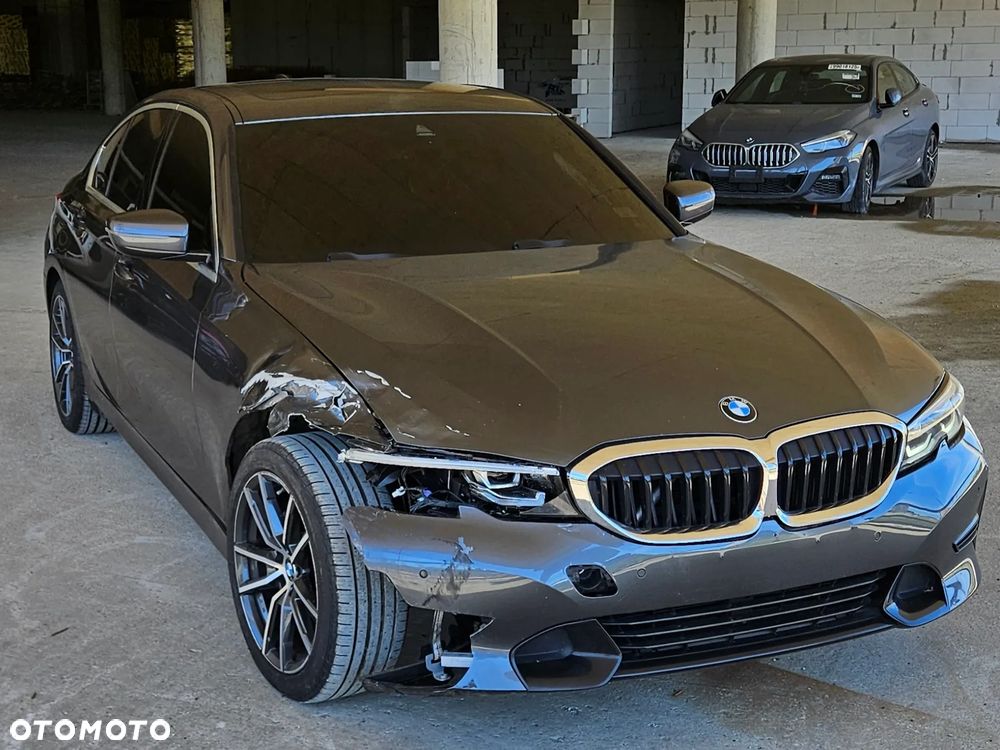 BMW Seria 3 330i xDrive Sport Line - 1