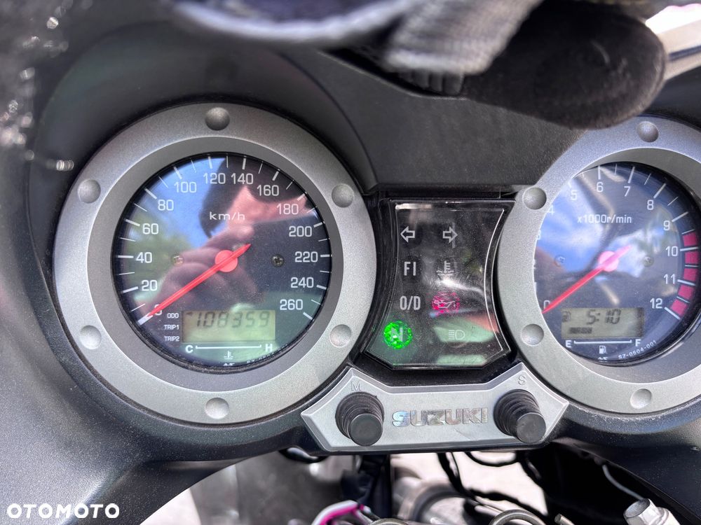 Suzuki V-STROM - 5