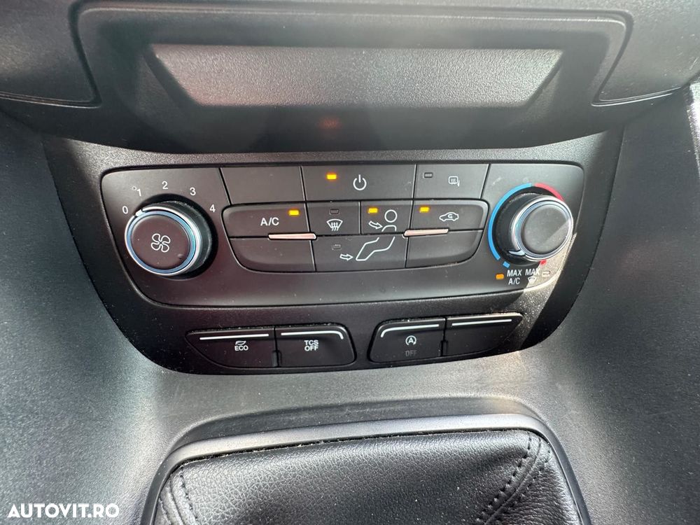 Ford Transit Connect - 13