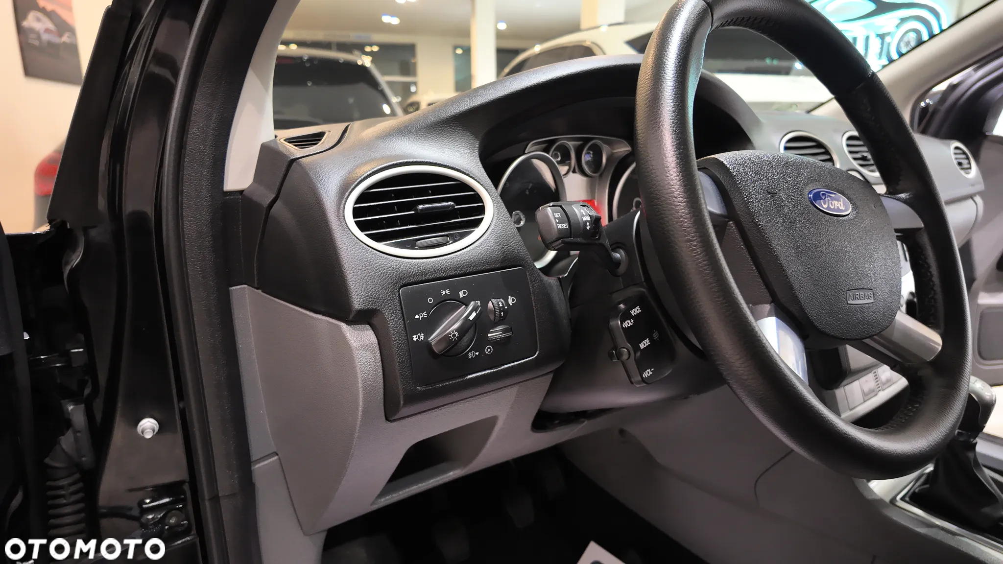 Ford Focus 1.6 TDCi Ambiente - 37