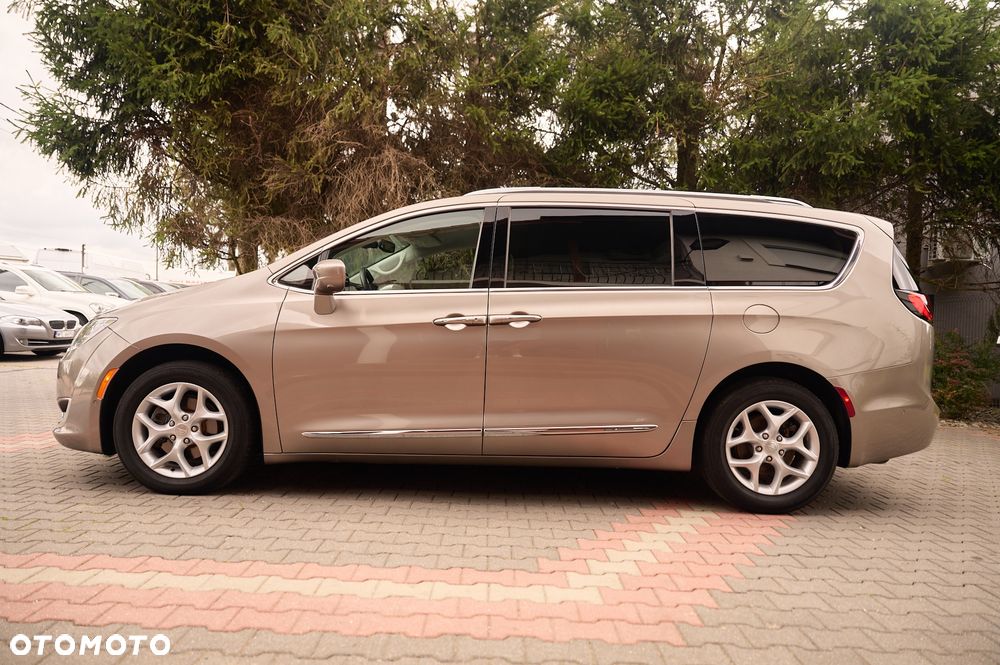 Chrysler Pacifica - 14