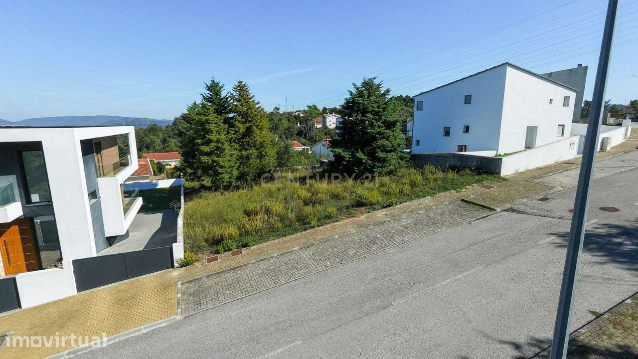 TERRENO PARA MORADIA DE ARQUITETURA MODERNA – CARVALHAIS - Grande imagem: 2/7