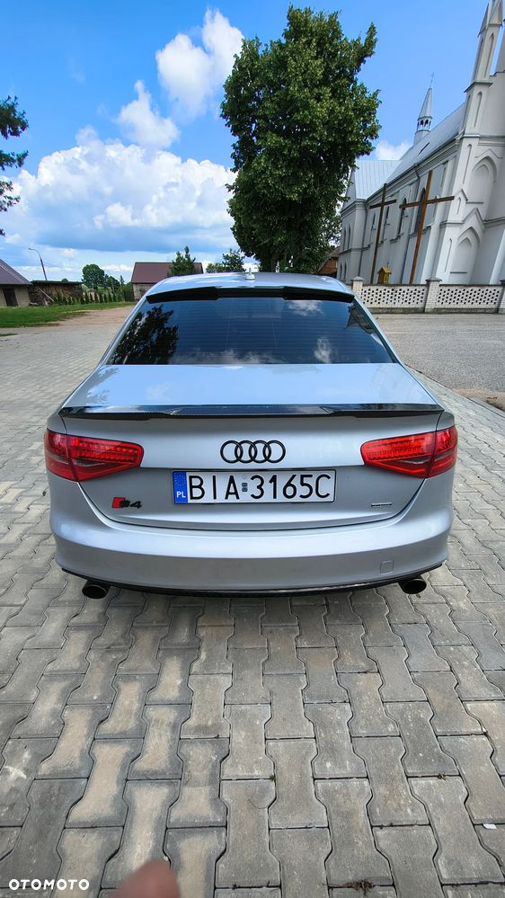 Audi A4 Limousine - 7