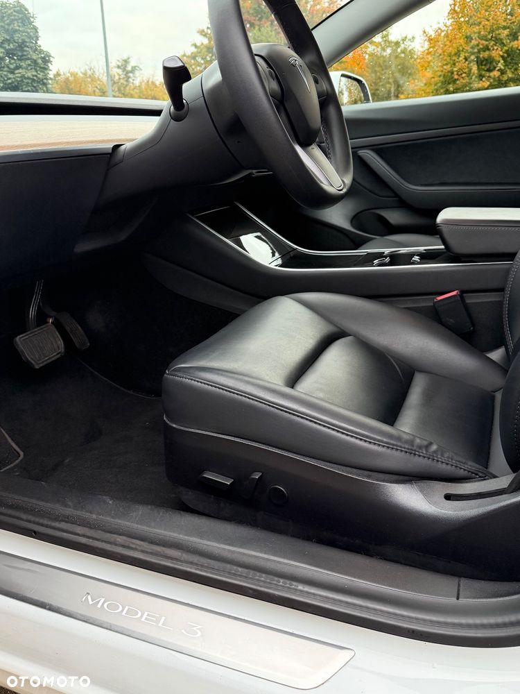 Tesla Model 3 Standard Range Plus - 13