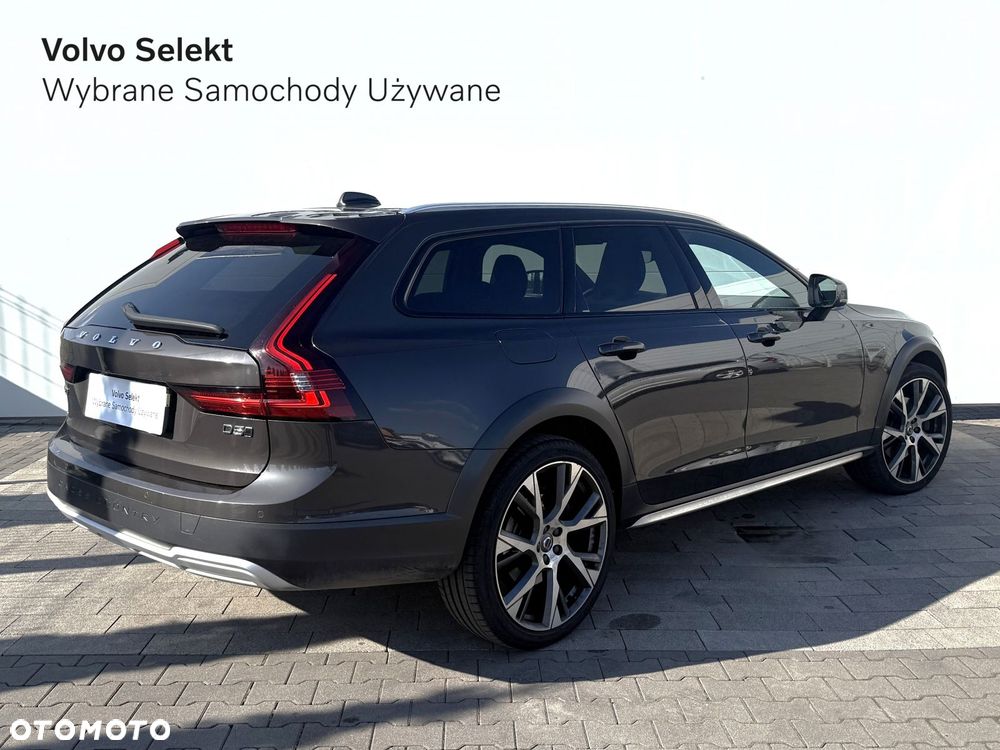 Volvo V90 Cross Country - 5