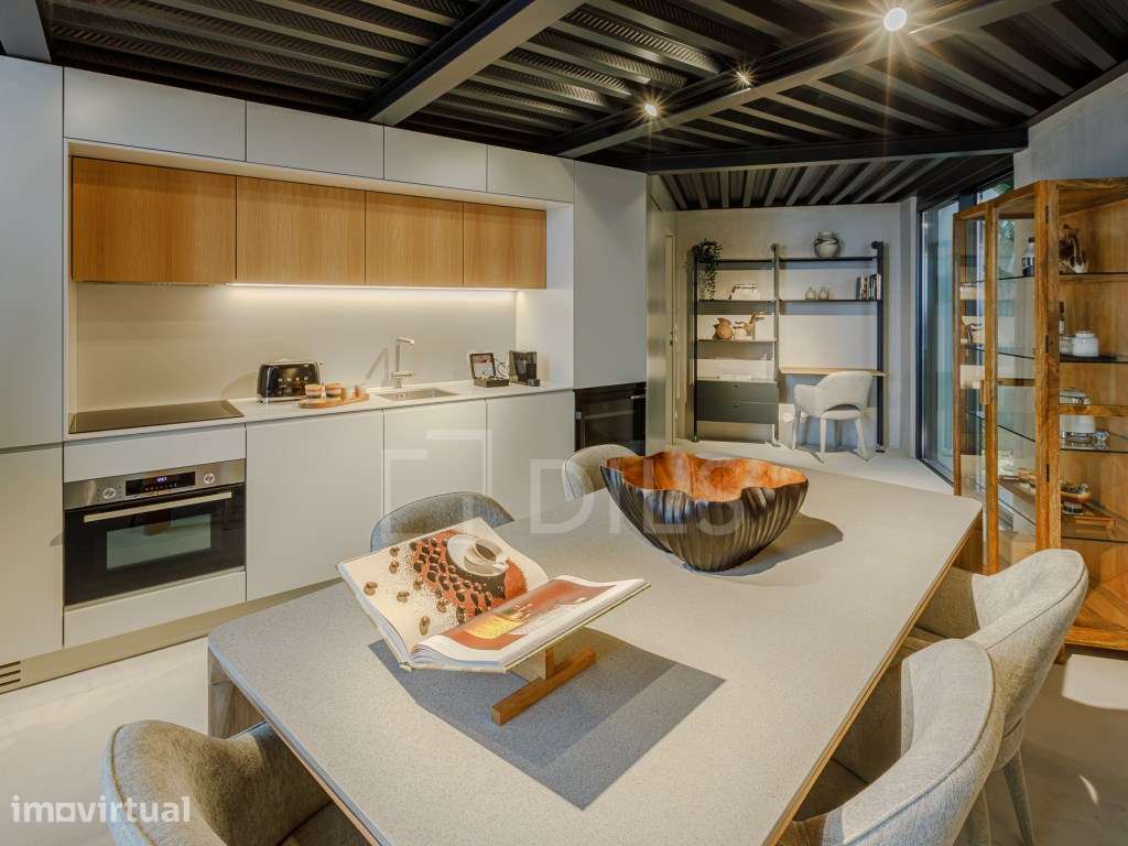 Loft duplex com pátio privado em edifício premiado, Campolide - Grande imagem: 4/11