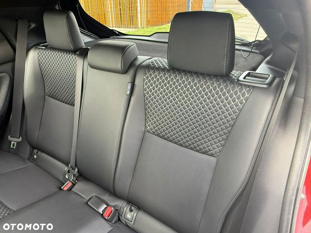 Toyota Yaris Hybrid 1.5 Executive - 23