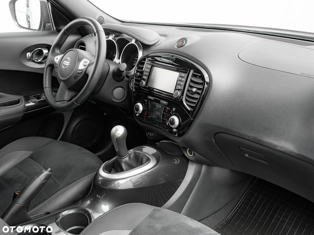 Nissan Juke 1.6 N-Connecta - 34